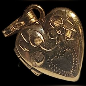 14kt Gold Heart Locket Pendant